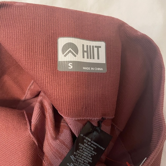 HIIT Red Athletic Workout Leggings - Picture 5 of 6